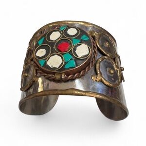 vintage Moroccan Berber cuff bracelet
 with turquoise + coral inlay 🌵🔥